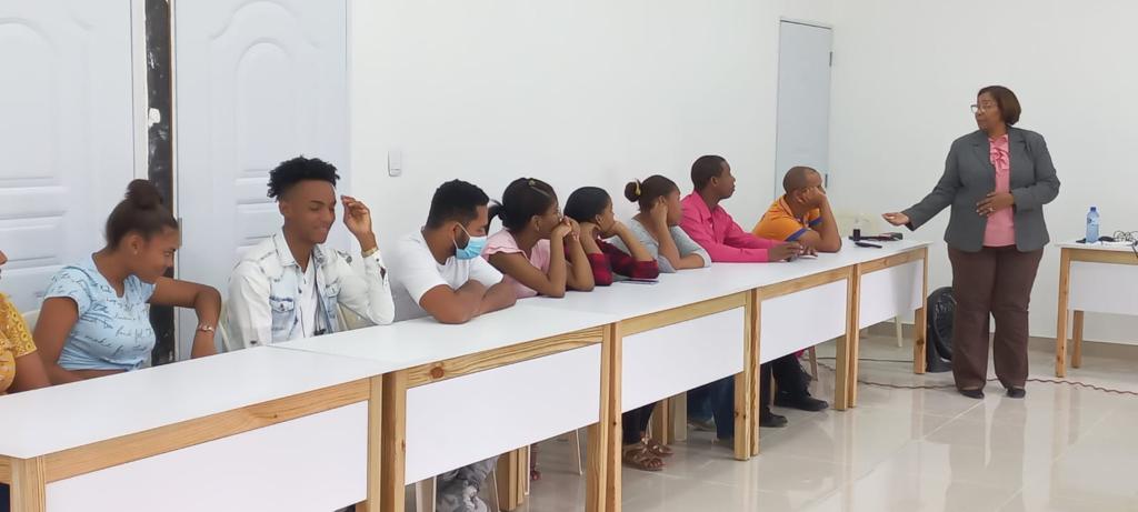 Promipyme Capacita Comerciantes en Villa Mella